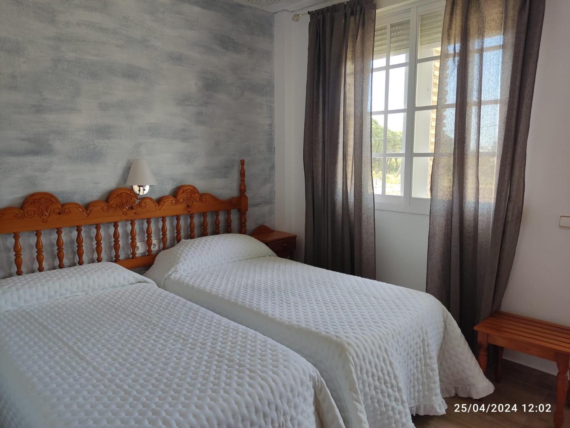 Hostal Quinto Pino Чипиона Экстерьер фото