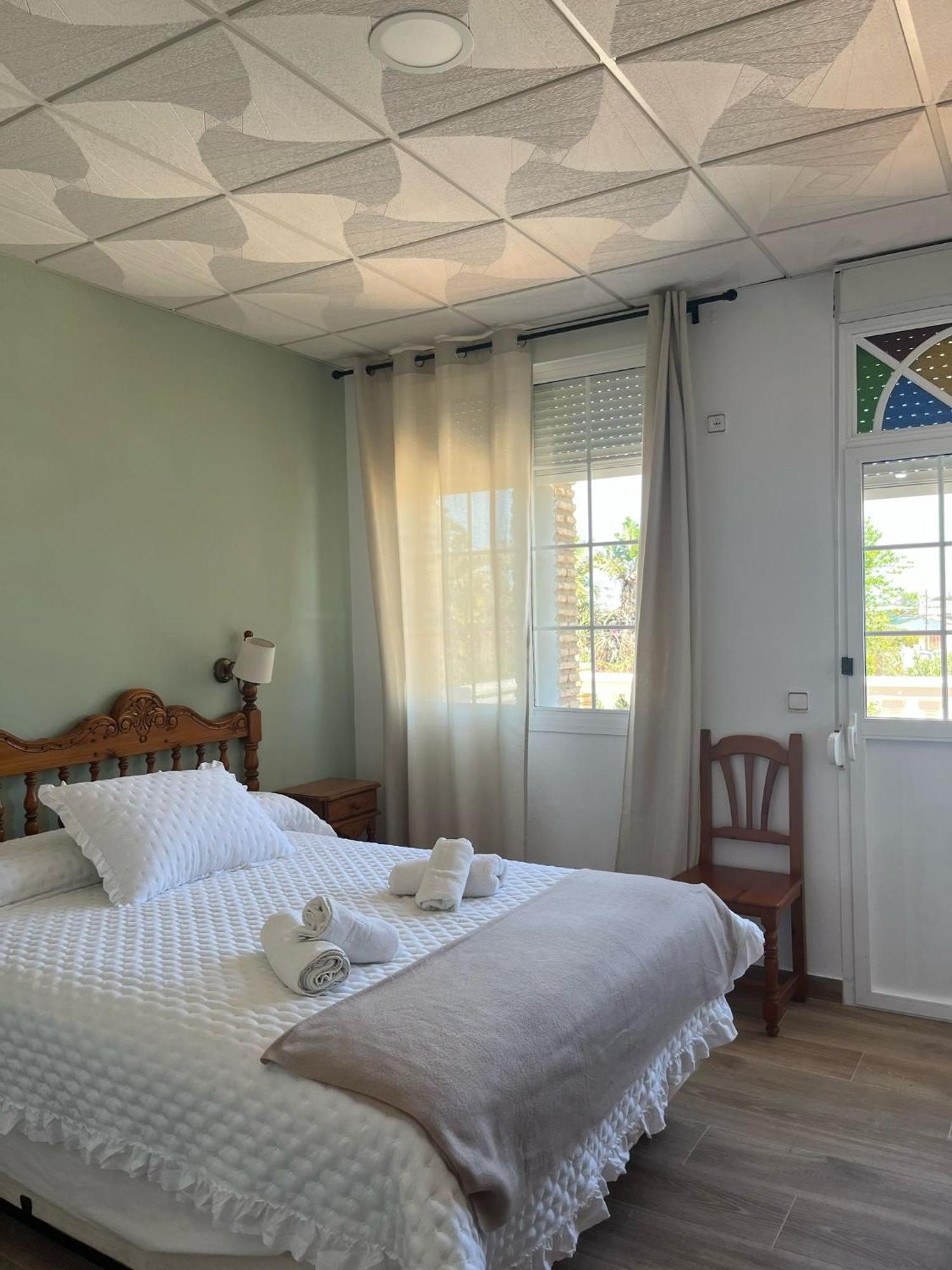 Hostal Quinto Pino Чипиона Экстерьер фото